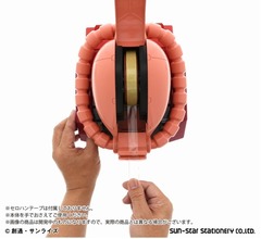 シャア専用ザク頭部の迫力テープカッター