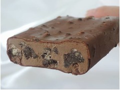 ブラックサンダーアイスを一新、よりブラックサンダーに近い味わいに。