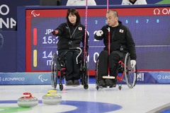 作戦を練る小川、中島組