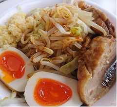 &ldquo;球場飯&rdquo;に二郎インスパイア系のラーメン