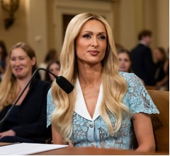 パリス・ヒルトン、学校の経験で「残りの人生ずっと苦しむことに」議会でPTSD語る