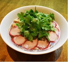 銀座に&ldquo;パクチーラーメン&rdquo;専門店開業