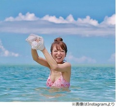 辻希美&ldquo;写真集みたいな&rdquo;ビキニショット
