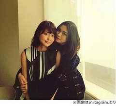 有村架純をギュッと抱きしめる二階堂ふみ