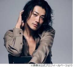元KAT-TUNの赤西仁、解散日に感謝の言葉「&ldquo;KAT-TUN&rdquo;いっぱいありがとう」
