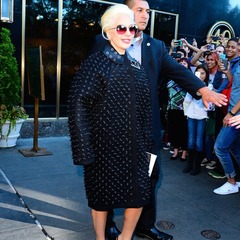 ガガが女優デビュー緊張で嘔吐「ロールス・ロイス車内で吐いちゃった」。