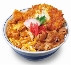 カツ丼・牛丼・親子丼&ldquo;全部食べたい&rdquo;叶える「かつやのトリプルカツ丼」