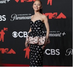 アリアナ・グランデ、&ldquo;トランプ大統領の支持者&rdquo;批判「あなたの人生は良くなった？」