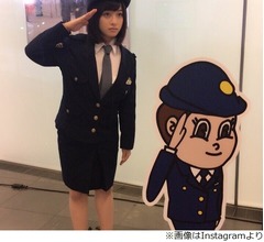 婦警姿の橋本環奈&ldquo;とぼけ顔&rdquo;がかわいい