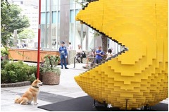新宿に超巨大パックマンが現る、ドンキーコングやインベーダーも。