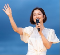 中村アン「日も暮れて素敵なムード」大井競馬場でのレース生観戦にワクワク