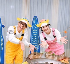 のん＆さかなクン&ldquo;じぇじぇじぇとぎょぎょぎょ&rdquo;のツーショット