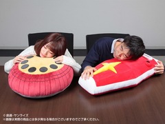 ガンダムとギャンの&ldquo;盾&rdquo;がクッションに