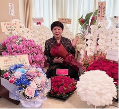 美川憲一、79歳の誕生日を報告「しぶとくしぶと〜くしぶとぉ〜く歌いつづけるわよ〜」