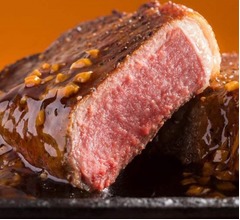 ステーキガストが厚切りサーロインステーキ