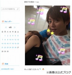 辻希美が夫のひざ枕でスヤスヤ、ラブラブムードに包まれた仲良し夫婦。