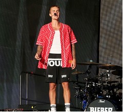 ジャスティン・ビーバー、運転中に携帯で罰金