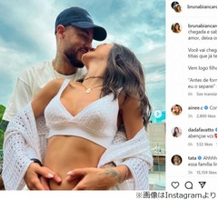 ネイマールの恋人が第1子妊娠、インスタでラブラブ報告