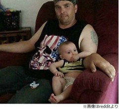 &ldquo;腕相撲が強そうな赤ちゃん&rdquo;が話題に