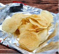 お菓子大好き千秋、「やったー！」お菓子だけで夜ごはん済ませる日は幸せ気分