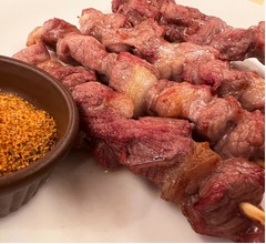 サイゼリヤの人気商品&ldquo;ラムの串焼き&rdquo;品切れ、生産追いつかず