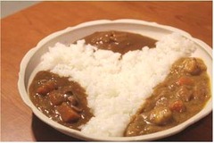 3世代「ボンカレー」を一皿で、カフェで期間限定ランチメニュー。