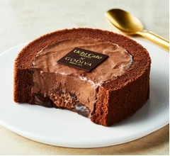 ローソン限定「GODIVAショコラロールケーキ」