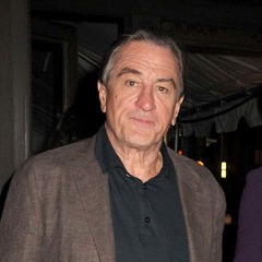 デ・ニーロが撮影止めW杯観戦、現場の近隣住民宅にひょっこりお邪魔。