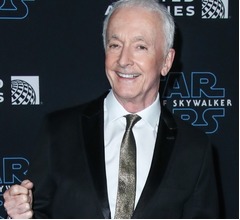 &ldquo;C-3PO&rdquo;俳優が「C-3POの頭部」をオークションに、落札予想価格は1億5000万円