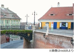 常に&ldquo;怪しい視線&rdquo;を感じる街、「気持ち悪さがじわじわ」など反響。