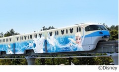 アナとエルサのモノレール運行、今年はクリストフやスヴェンらも登場。