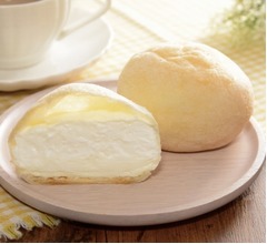 ローソン、吸って食べる&ldquo;ほぼクリーム&rdquo;なシュークリーム