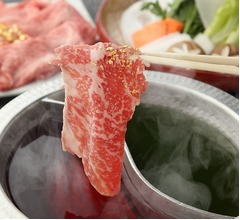 獺祭出汁やワイン出汁で神戸牛しゃぶしゃぶ