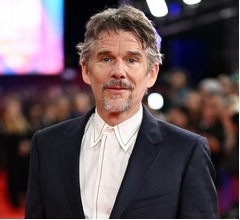 イーサン・ホークの10代娘「学校で誰もパパのことなんて気にしてない」姉のほうが有名