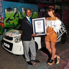 フォクシーズがギネス記録樹立、12時間以内に異なる都市で7公演。