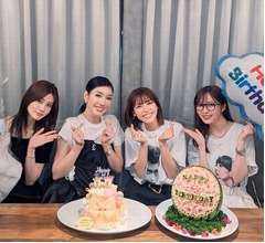&ldquo;若槻千夏お誕生日会&rdquo;アンミカ、めるる、指原莉乃、若槻千夏の集合ショット