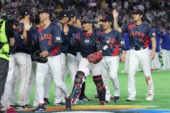 喜ぶ日本代表ナイン　野球