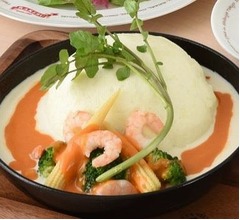 ラケルの新たな挑戦「ホワイトオムライス」