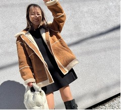 新山千春、太ももあらわな&ldquo;ミニ丈ワンピ&rdquo;姿披露