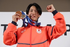 堀島、日本男子初の総合Ｖ＝モーグルＷ杯