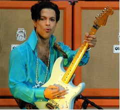 プリンスの未発表音源リリースへ、妹が約束