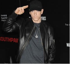 エミネム、政治色強い8分間の新曲を突如発表