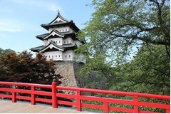 弘前城の天守が&ldquo;引っ越し&rdquo;へ、100年ぶりの石垣大修理で70m移動。