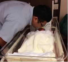 チャンカワイに第1子女児「とにかく美顔祈願」