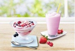 マックシェイクに初登場の味、マックフルーリーにもミックスベリー登場。