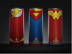 【写真】レッドブル&ldquo;翼&rdquo;なしで空へ？ ヒーローモチーフの缶デザイン。