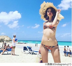 瑛茉ジャスミン、カリブ海でビキニショット