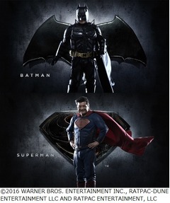 ライザップ&times;2大ヒーローでCM、森永卓郎がクールなコスチューム姿に。