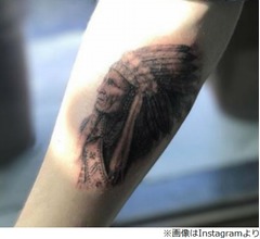 ベッカム長男が初タトゥー、父とおそろい