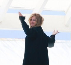 姿消したジュリア・ロバーツの愛犬、アプリで発見